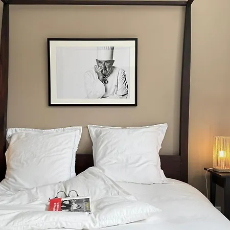 Univers Bocuse - A 200 M De La Legende Bed & Breakfast *